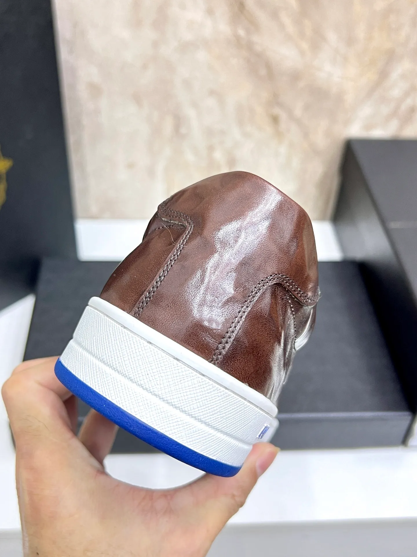 💰620 Prada classic men’s lace-up casual shoes｜Imported cowhide upper｜Layered stitching design on the upper Lightweight and breathable｜Soft and comfortable｜PRADA letters on the side｜Distinctive sporty style Showing the brand style｜Lightweight embossed rubber sole｜With cowhide foot pad lining｜Excellent foot feel Fashionable and elegant｜Size: 38-44 (customized at 45)